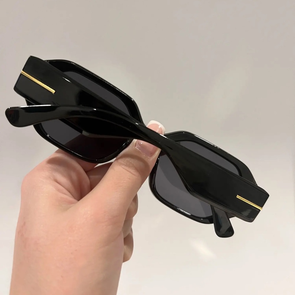 SOLD - Fashion Square Sunglasses Women - Picture 6 of 6